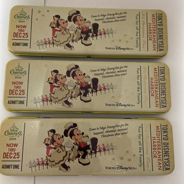 Disney(ディズニー)のディズニー お菓子 クリスマス 3点 食品/飲料/酒の食品(菓子/デザート)の商品写真