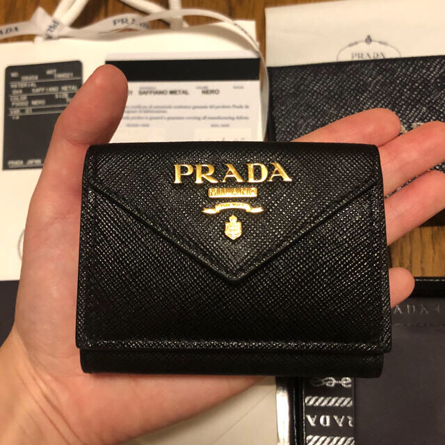 ミニ財布週末 SALE【PRADA】サフィアーノ レザー ミニウォレット三つ折財布