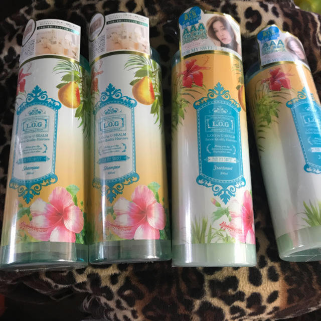 AAA(トリプルエー)の新品 宇野ちゃん AAA サロンシャンプー 美容室 ヘアケア トリートメント コスメ/美容のヘアケア/スタイリング(シャンプー/コンディショナーセット)の商品写真