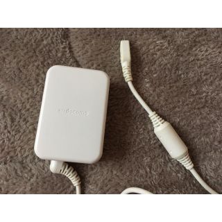 エヌティティドコモ(NTTdocomo)のドコモ　充電器(バッテリー/充電器)