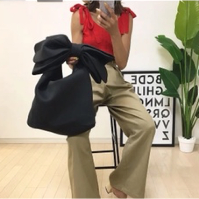 ZARA(ザラ)のBIGリボンバッグ レディースのバッグ(トートバッグ)の商品写真