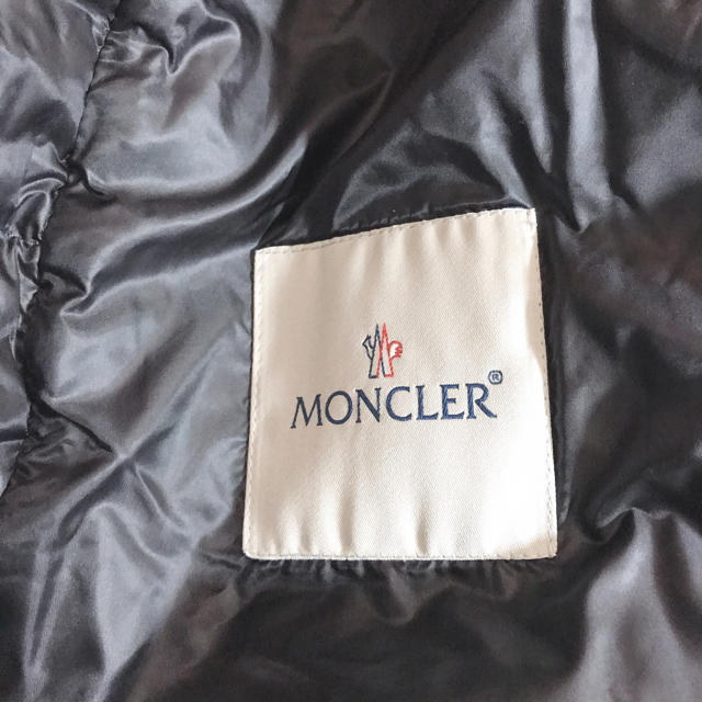 MONCLER(モンクレール)のモンクレール　ダウン　正規品　ファー レディースのジャケット/アウター(ダウンコート)の商品写真