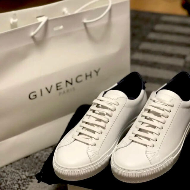 GIVENCHY - 【大幅値下げ】givenchy ジバンシー スニーカーの通販 by