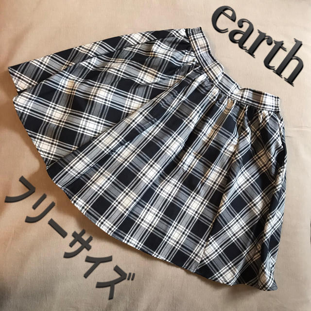 earth music & ecology(アースミュージックアンドエコロジー)のearth チェック モノトーン ギャザー ミニスカート フリーサイズ  レディースのスカート(ミニスカート)の商品写真