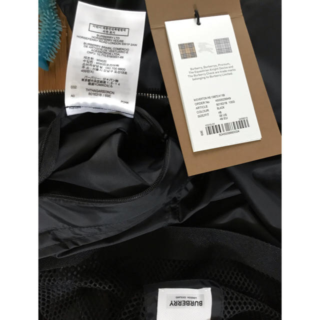 BURBERRY - 【極美品】バーバリー アイコンストライプナイロン BURBERRY - 【極美品】バーバリー アイコンストライプナイロン