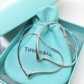 ティファニー(Tiffany & Co.)の本日まで☆新品♪ギフト☆TIFFANY&CO. オープンハート フープ ピアス (ピアス)