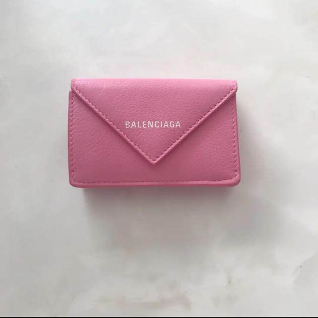 【名入れ無料】 Balenciaga - 今日だけ値下げ☆バレンシアガ　ペーパーミニウォレット　ピンク　三つ折り財布 財布