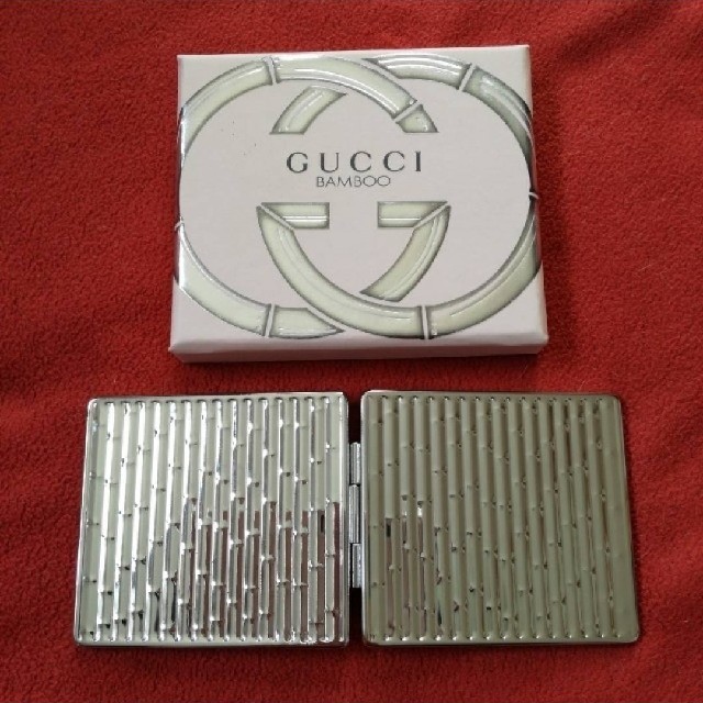 Gucci(グッチ)の未使用♪GUCCI 香水バンブー 限定コンパクトミラー 本物 レディースのファッション小物(ミラー)の商品写真