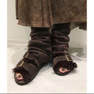 アパルトモンドゥーズィエムクラス(L'Appartement DEUXIEME CLASSE)のアパルトモン  CAMINANDO FUR SANDAL 39 ドゥーズィエム(サンダル)