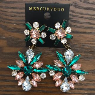 マーキュリーデュオ(MERCURYDUO)の【美品】マーキュリーデュオ　ビジューピアス(ピアス)