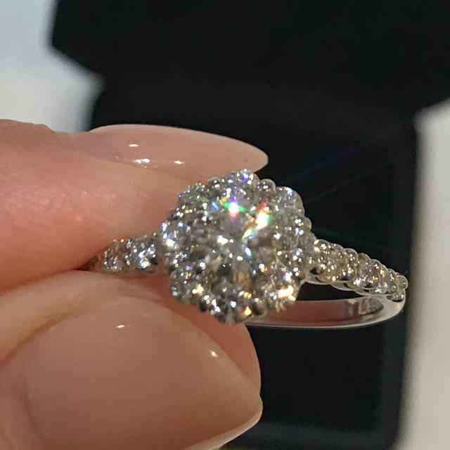 すぐったレディース福袋 天然ダイヤモンド0.918カラットプラチナ取巻きリング❤️ リング(指輪) すぐったレディース福袋 天然ダイヤモンド0.918カラットプラチナ取巻きリング❤️ リング(指輪)