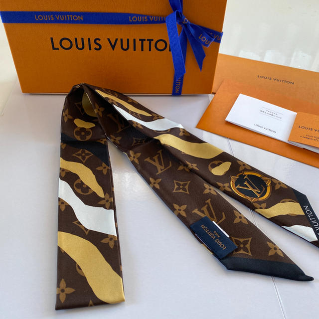 LOUIS VUITTON(ルイヴィトン)のルイヴィトン2020新作限定❤️バンドーBB・モノグラム　カモフラージュ柄　茶色 レディースのファッション小物(バンダナ/スカーフ)の商品写真