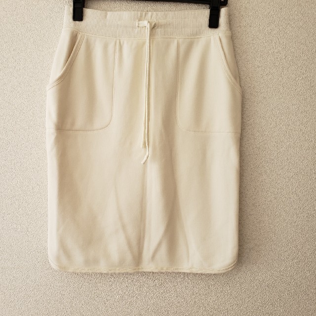 UNIQLO(ユニクロ)のユニクロ　裏起毛スエット　スカート レディースのスカート(ひざ丈スカート)の商品写真