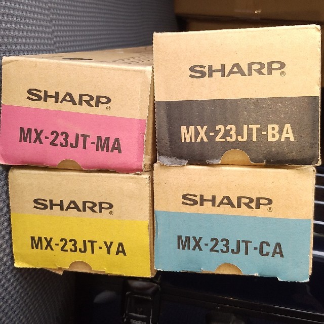 SHARP(シャープ)のSHARP　コピー機純正トナー　MX23JT インテリア/住まい/日用品のオフィス用品(OA機器)の商品写真