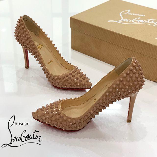 Christian Louboutin(クリスチャンルブタン)の1258 美品 クリスチャンルブタン パテント スパイク パンプス ベージュ レディースの靴/シューズ(ハイヒール/パンプス)の商品写真