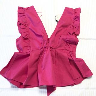 ザラ(ZARA)のZARA フューシャピンク　フリルトップス　XS(キャミソール)