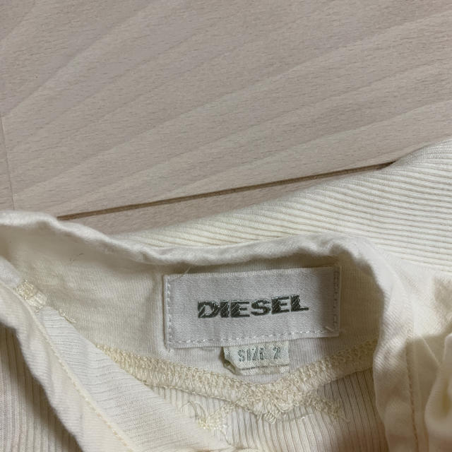 DIESEL(ディーゼル)のディーゼル　Tシャツ　90 2 白　ヘンリーネック　 キッズ/ベビー/マタニティのキッズ服男の子用(90cm~)(Tシャツ/カットソー)の商品写真