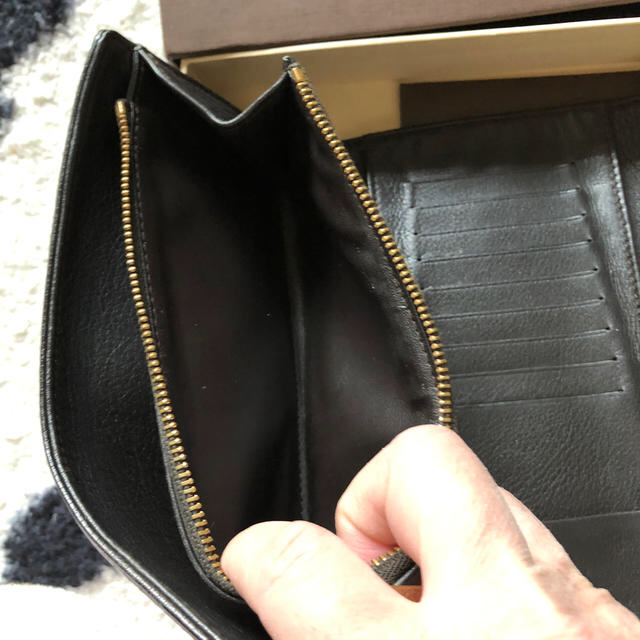 LOUIS VUITTON(ルイヴィトン)のルイヴィトン　マヒナ　アメリア レディースのファッション小物(財布)の商品写真