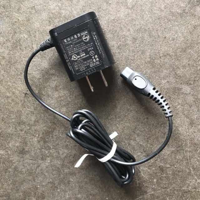 PHILIPS(フィリップス)のPHILIPS シェーバー用 ACアダプター 充電器 HQ8505 スマホ/家電/カメラの美容/健康(メンズシェーバー)の商品写真