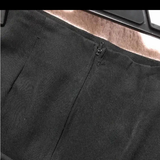 FOREVER 21(フォーエバートゥエンティーワン)の黒 ミニスカート レディースのスカート(ミニスカート)の商品写真