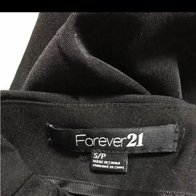 FOREVER 21(フォーエバートゥエンティーワン)の黒 ミニスカート レディースのスカート(ミニスカート)の商品写真