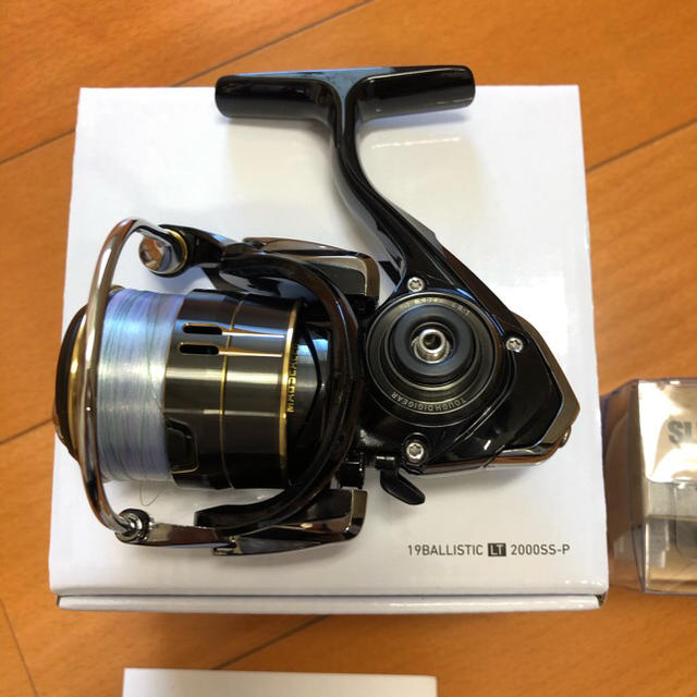 DAIWA(ダイワ)のダイワ バリスティック LT2000SS-P αスプール セット スポーツ/アウトドアのフィッシング(リール)の商品写真