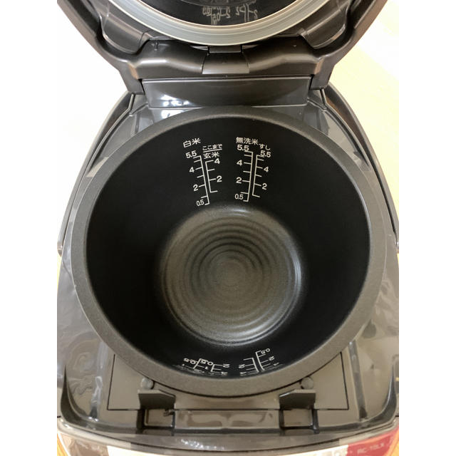 東芝(トウシバ)の生活家電　調理器具　TOSHIBA　圧力IH炊飯器 スマホ/家電/カメラの調理家電(炊飯器)の商品写真