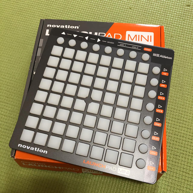 novation LAUNCHPAD MINI