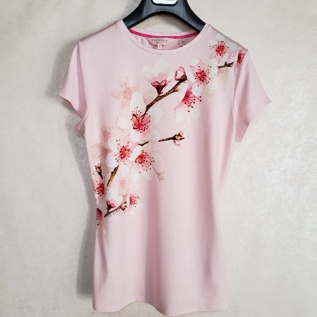 TED BAKER(テッドベイカー)のTED BAKER LONDON☆Tシャツ(美品) レディースのトップス(Tシャツ(半袖/袖なし))の商品写真