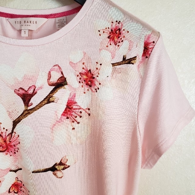 TED BAKER(テッドベイカー)のTED BAKER LONDON☆Tシャツ(美品) レディースのトップス(Tシャツ(半袖/袖なし))の商品写真