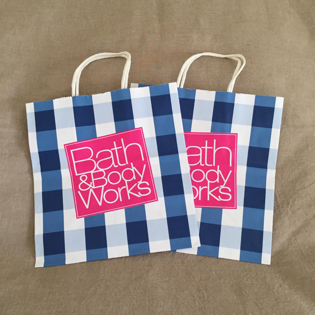 Bath & Body Works(バスアンドボディーワークス)の【新品・国内非売】B&Bショップ袋2枚 レディースのバッグ(ショップ袋)の商品写真