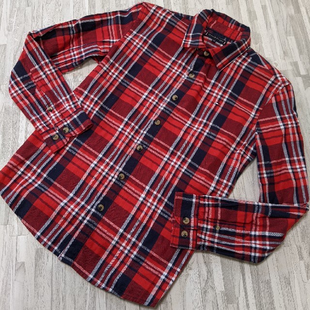 TOMMY HILFIGER(トミーヒルフィガー)のTOMMY HILFIGER キッズ/ベビー/マタニティのキッズ服男の子用(90cm~)(ブラウス)の商品写真