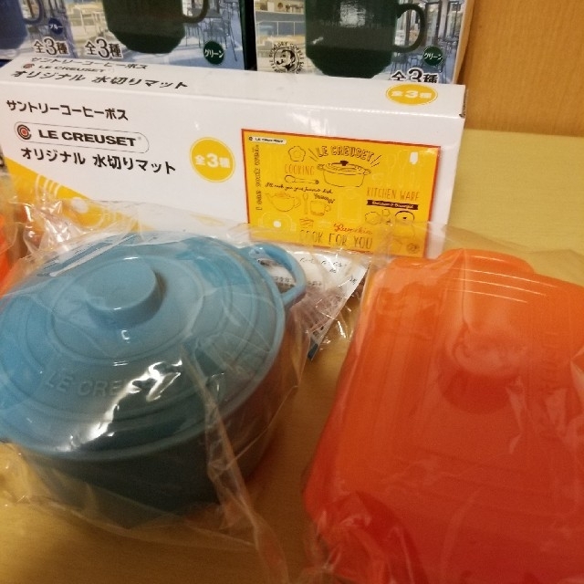 LE CREUSET(ルクルーゼ)の新品☆ボスマグカップ、ルクルーゼフードボックス、マグネット、水切りマット インテリア/住まい/日用品のキッチン/食器(その他)の商品写真