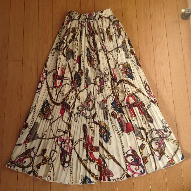SpRay(スプレイ)のロングスカート プリーツ スカーフ柄 レディースのスカート(ロングスカート)の商品写真
