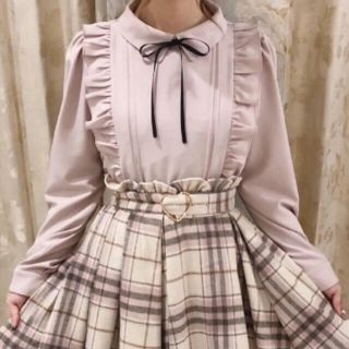 エブリン(evelyn)の【本日まで】新品 エブリン 襟付き 肩 フリル ブラウス ピンク　アンミール姉妹(シャツ/ブラウス(長袖/七分))