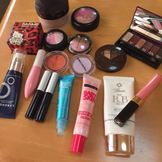 ローラメルシエ(laura mercier)のコスメ福袋♡♡総額２万円以上！専用(フェイスパウダー)