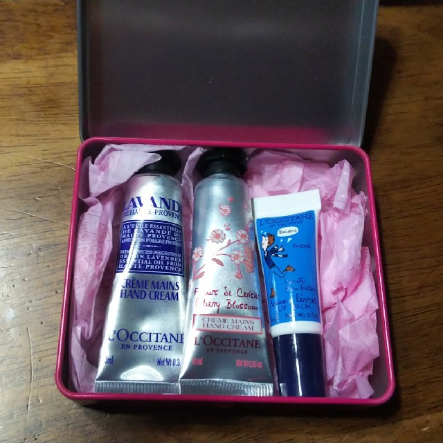 L'OCCITANE(ロクシタン)のL'OCCITANE ハンドクリーム、リップバーム キット コスメ/美容のキット/セット(サンプル/トライアルキット)の商品写真