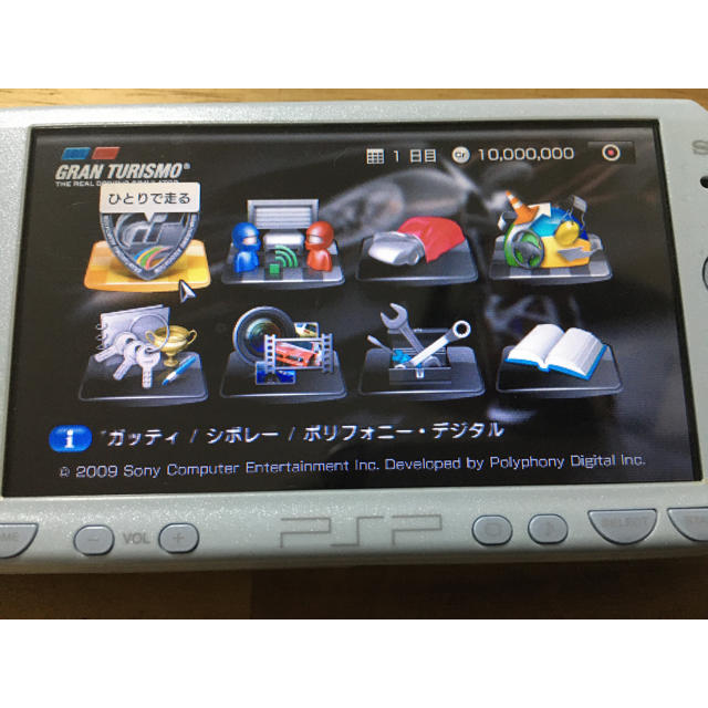 PlayStation Portable(プレイステーションポータブル)のPSP2000 ソフト4本セット エンタメ/ホビーのゲームソフト/ゲーム機本体(携帯用ゲーム機本体)の商品写真