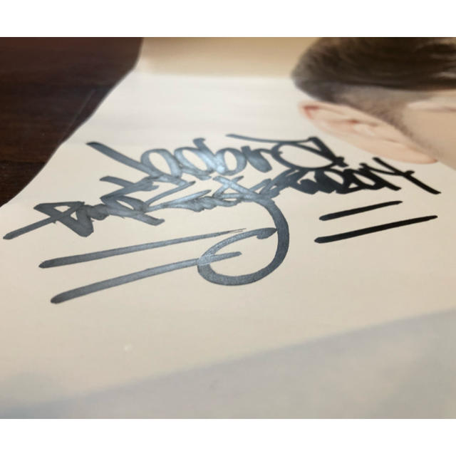 ZEEBRA サイン入りポスター シール付の通販 by おかかのおにぎり ZEEBRA サイン入りポスター シール付の通販 by おかかのおにぎり