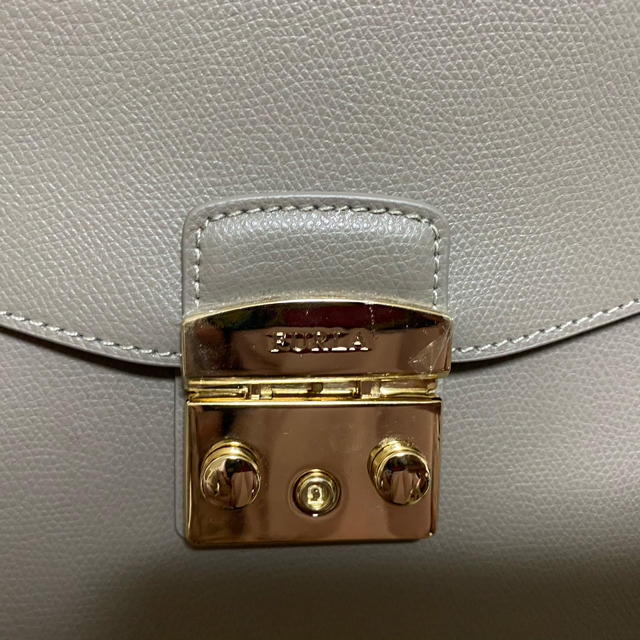 Furla(フルラ)のFURLA フルラハンドバッグ　ファーチャーム付き レディースのバッグ(ハンドバッグ)の商品写真