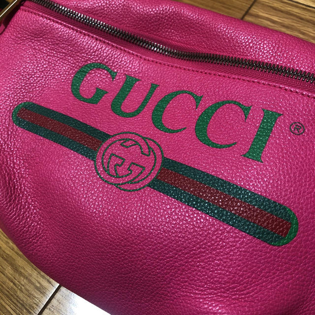 今年も話題の Gucci GUCCIバックです。美品!値下げ交渉あり