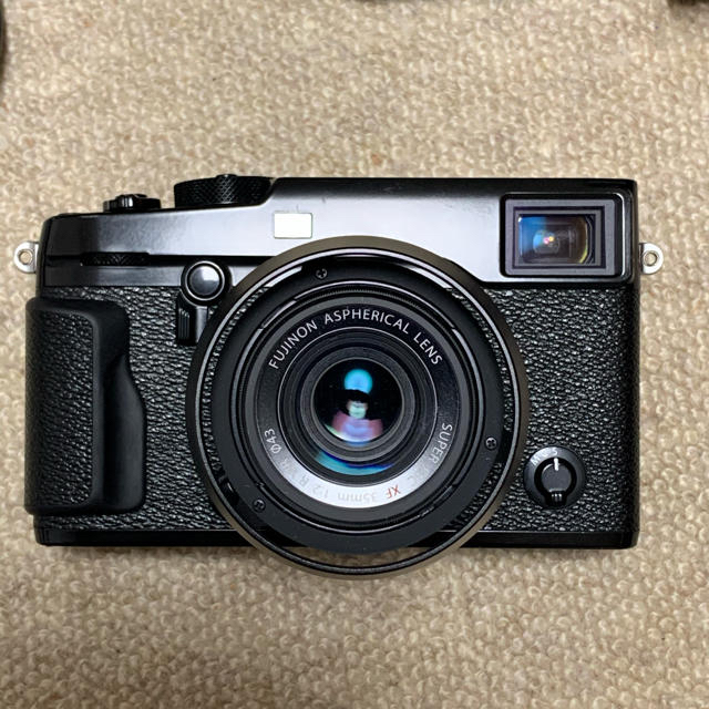 富士フイルム(フジフイルム)の富士フイルム　x-pro2 xf35mm f2 フード付き　セット スマホ/家電/カメラのカメラ(ミラーレス一眼)の商品写真
