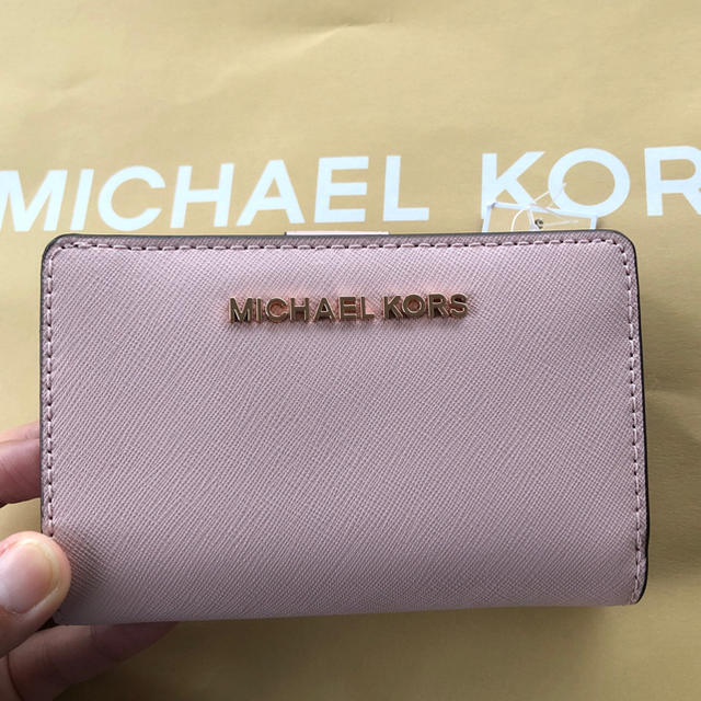 Michael Kors(マイケルコース)の大人気！マイケルコース二つ折り財布　ピンクxピンクゴールド メンズのファッション小物(折り財布)の商品写真