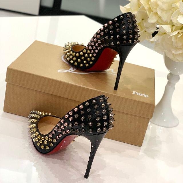 Christian Louboutin(クリスチャンルブタン)の1290 新品 クリスチャンルブタン スパイク パンプス 黒 レディースの靴/シューズ(ハイヒール/パンプス)の商品写真