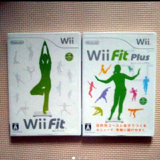 ウィー(Wii)のwii フィットと wiiフィットプラス(家庭用ゲーム機本体)