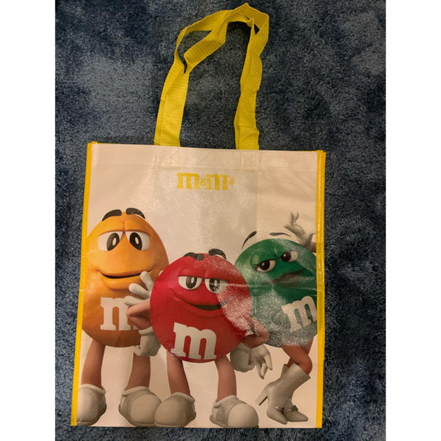 M&M(エムアンドエム)のm&m's チョコレート　リサイクルトートバッグ レディースのバッグ(トートバッグ)の商品写真