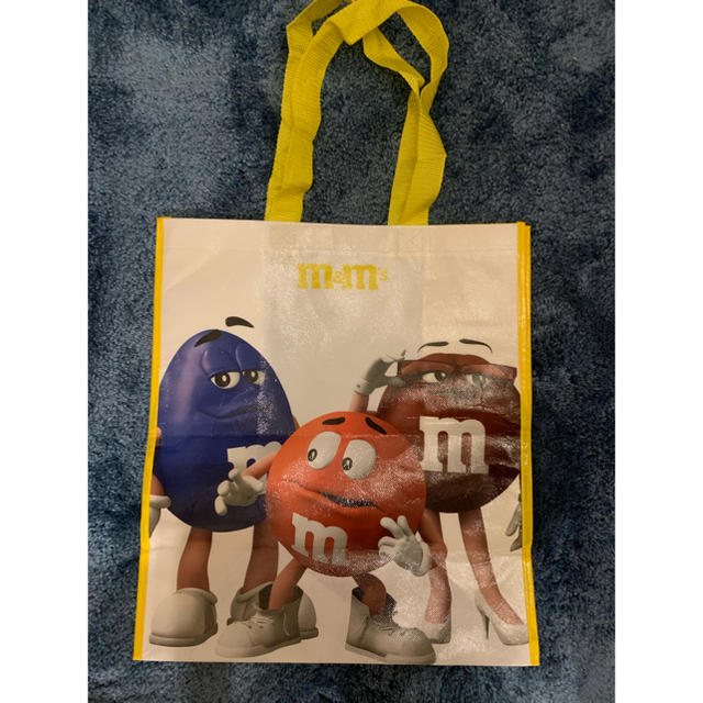 M&M(エムアンドエム)のm&m's チョコレート　リサイクルトートバッグ レディースのバッグ(トートバッグ)の商品写真