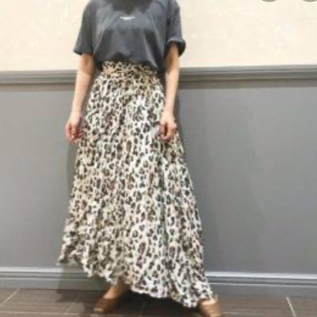 Mila Owen(ミラオーウェン)のミラオーウェン　MilaOwen 春　レオパード　スカート　 レディースのスカート(ロングスカート)の商品写真