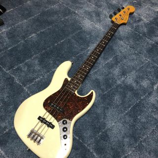 フェンダー(Fender)のfender Japan jazz bass ホワイト(エレキベース)