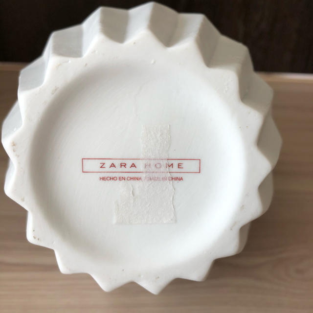 ZARA HOME(ザラホーム)の値下しました！ZARA HOME 花瓶 インテリア/住まい/日用品のインテリア小物(花瓶)の商品写真